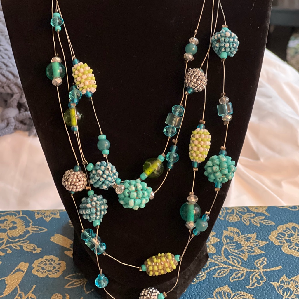 Beaded Necklace - Blue Green 9$